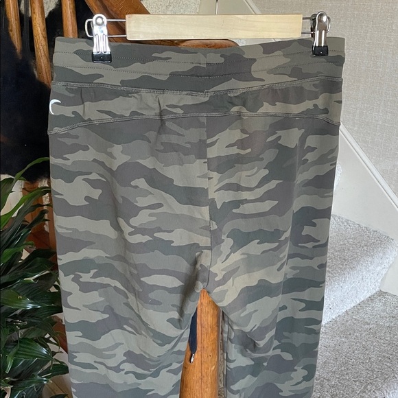 Zyia Athletic Camo Jogger Sweatpants - Picture 5 of 12